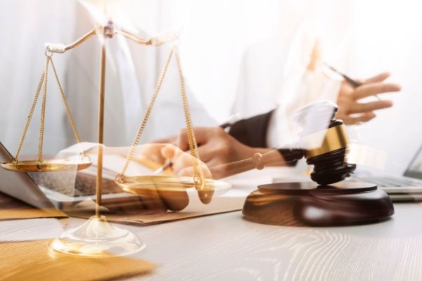 Professionnels du droit : une liberté d’installation encadrée…