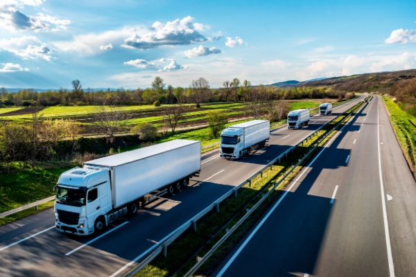 Circulation des poids-lourds : les restrictions de 2026